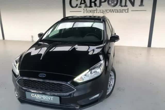 Ford Focus (2015) thumbnail 2