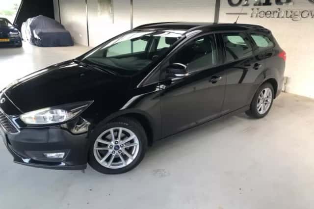 Ford Focus (2015) thumbnail 3