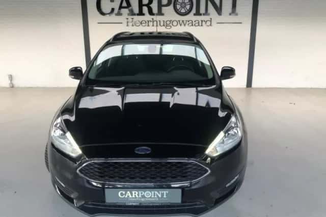 Ford Focus (2015) thumbnail 4
