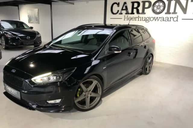 Ford Focus (2017) thumbnail 2