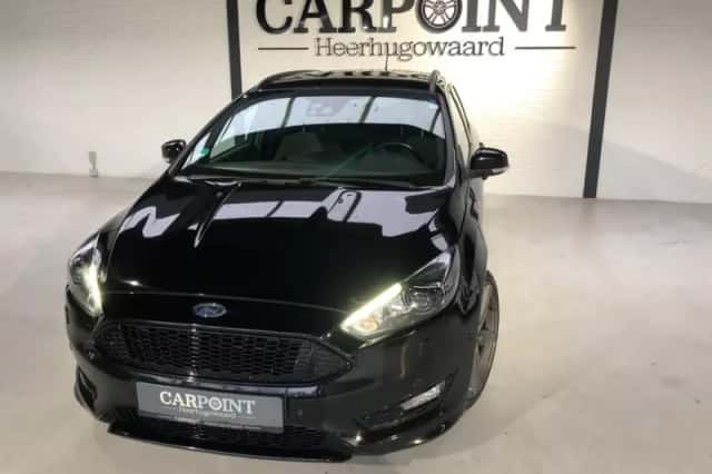 Ford Focus (2017) thumbnail 3