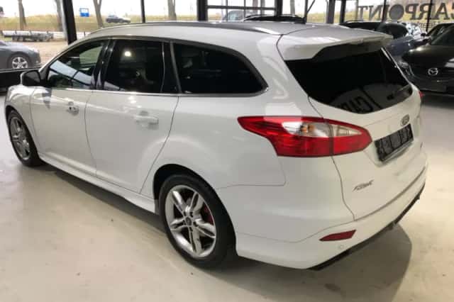 Ford Focus (2014) thumbnail 5