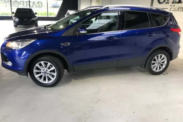 Ford Kuga (2016) thumbnail 2