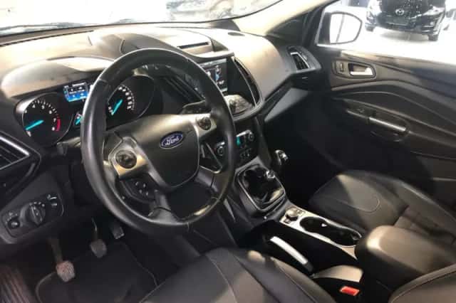 Ford Kuga (2016) thumbnail 4