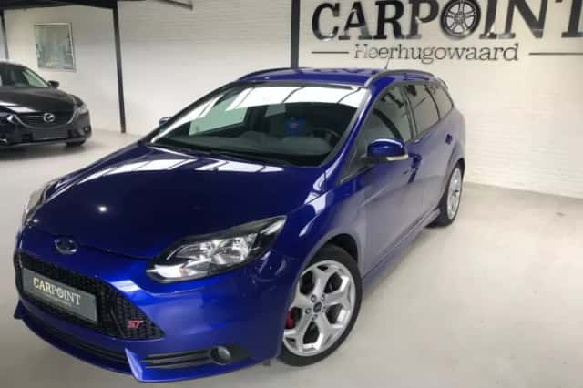 Ford Focus (2014) thumbnail 2