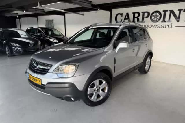 Opel Antara (2010) thumbnail 1