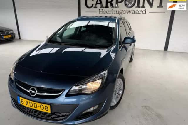 Opel Astra (2014) thumbnail 1