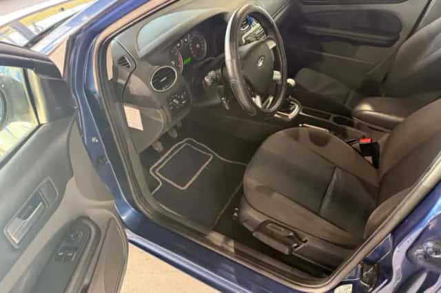Ford Focus (2007) thumbnail 5