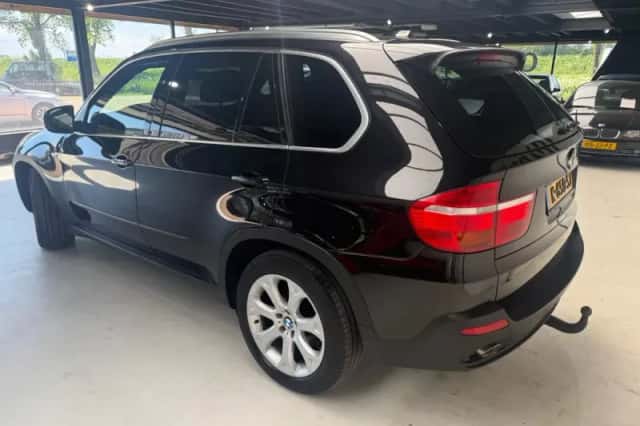 BMW X5 (2010) thumbnail 5