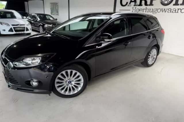 Ford Focus (2012) thumbnail 3