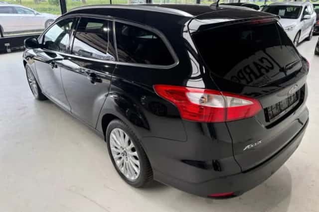 Ford Focus (2012) thumbnail 5
