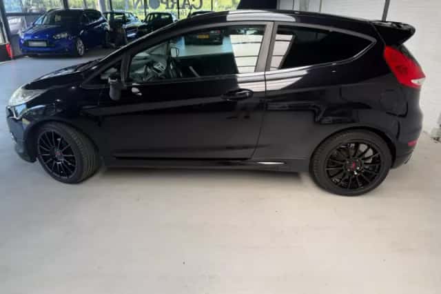 Ford Fiesta (2009) thumbnail 2