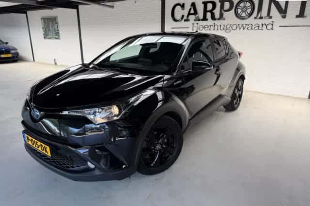 Toyota C-HR (2018) thumbnail 1
