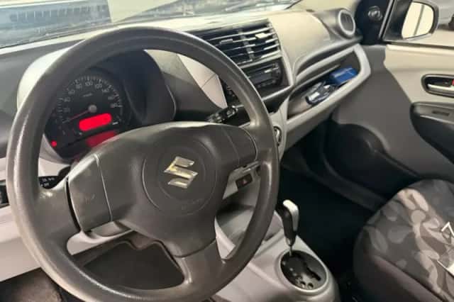 Suzuki Alto (2010) thumbnail 6