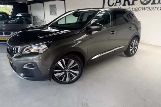 Peugeot 3008 (2018) thumbnail 2