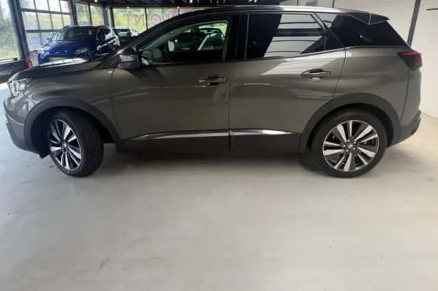 Peugeot 3008 (2018) thumbnail 3