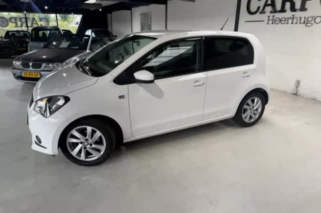 SEAT Mii (2015) thumbnail 3