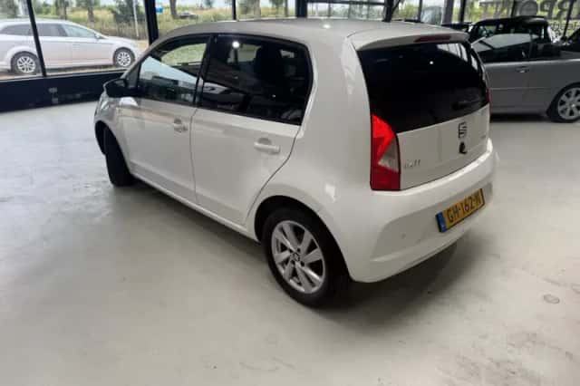 SEAT Mii (2015) thumbnail 4