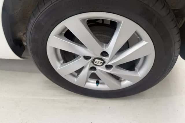 SEAT Mii (2015) thumbnail 6