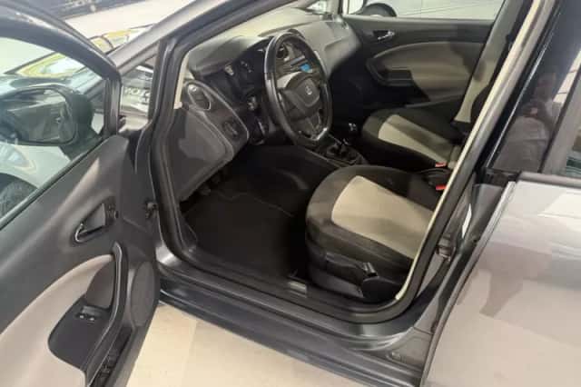 SEAT Ibiza (2013) thumbnail 5
