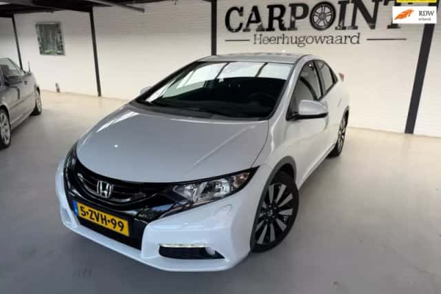 Honda Civic (2015) thumbnail 1