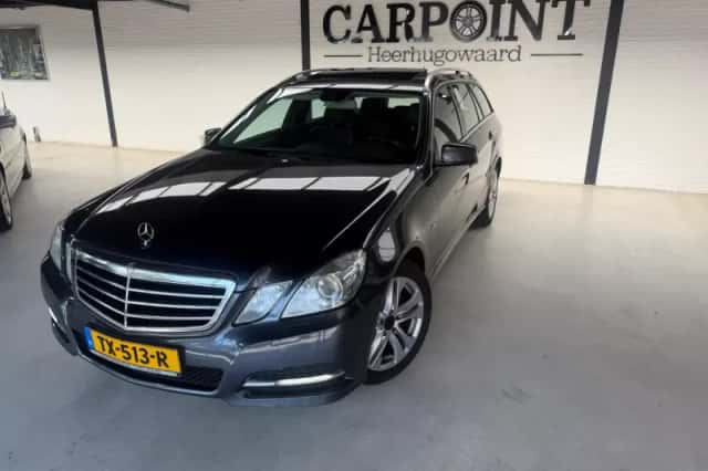 Mercedes-Benz E-Klasse (2012) thumbnail 2