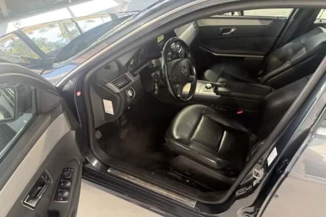 Mercedes-Benz E-Klasse (2012) thumbnail 6