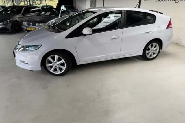 Honda Insight (2010) thumbnail 3