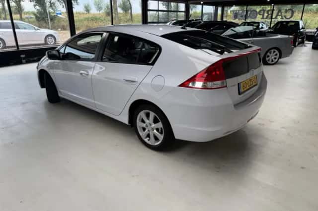 Honda Insight (2010) thumbnail 4