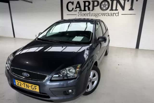 Ford Focus (2006) thumbnail 2