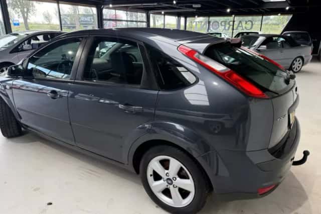 Ford Focus (2006) thumbnail 4