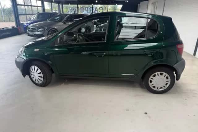 Toyota Yaris (2001) thumbnail 3