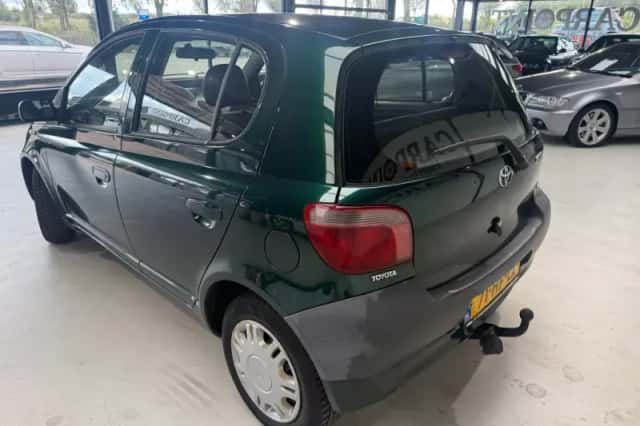 Toyota Yaris (2001) thumbnail 4