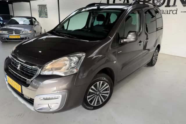 Peugeot Partner (2018) thumbnail 2