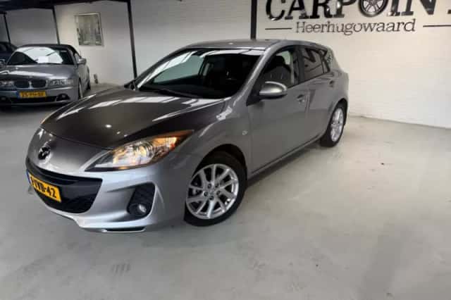 Mazda 3 (2014) thumbnail 2