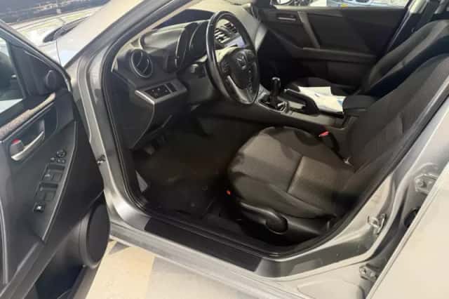 Mazda 3 (2014) thumbnail 6