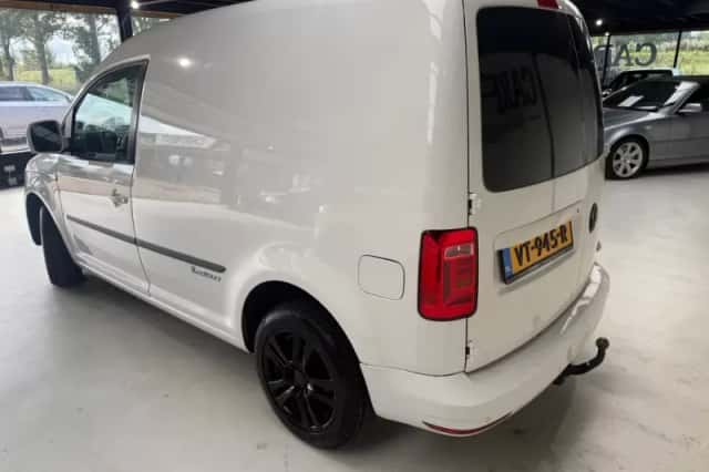 Volkswagen Caddy (2016) thumbnail 4