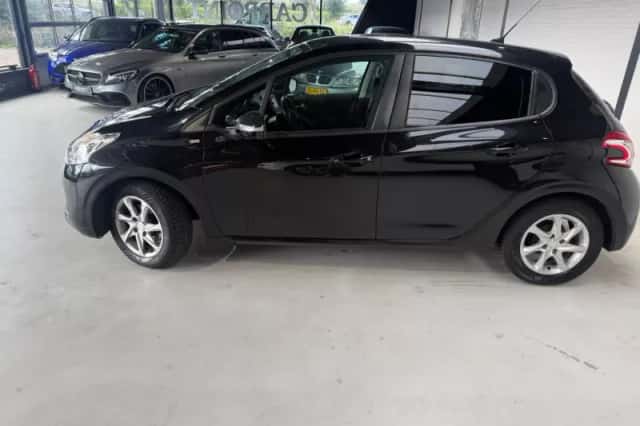 Peugeot 208 (2014) thumbnail 3