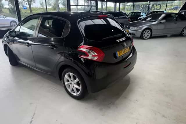 Peugeot 208 (2014) thumbnail 4