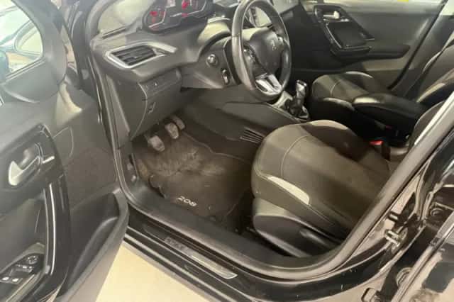Peugeot 208 (2014) thumbnail 5