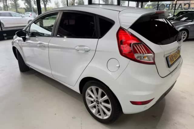 Ford Fiesta (2017) thumbnail 4