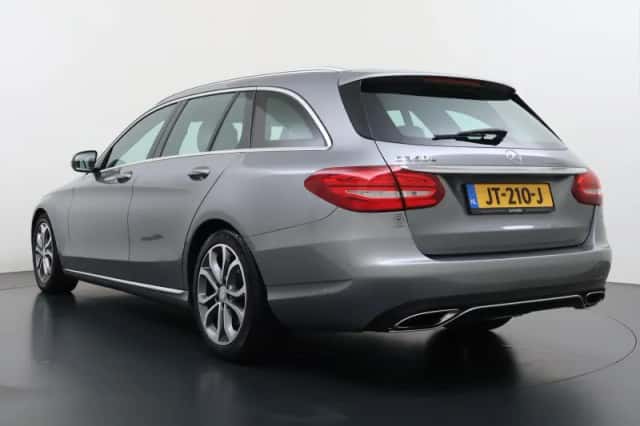 Mercedes-Benz C-Klasse (2016) thumbnail 2