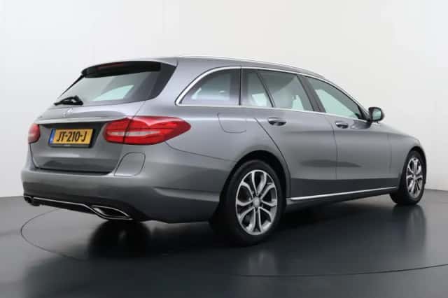 Mercedes-Benz C-Klasse (2016) thumbnail 3