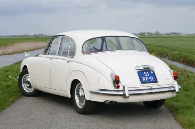 Jaguar 240 (1977) thumbnail 2