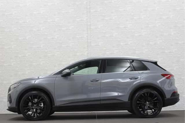 Audi Q4 e-tron (2023) thumbnail 2