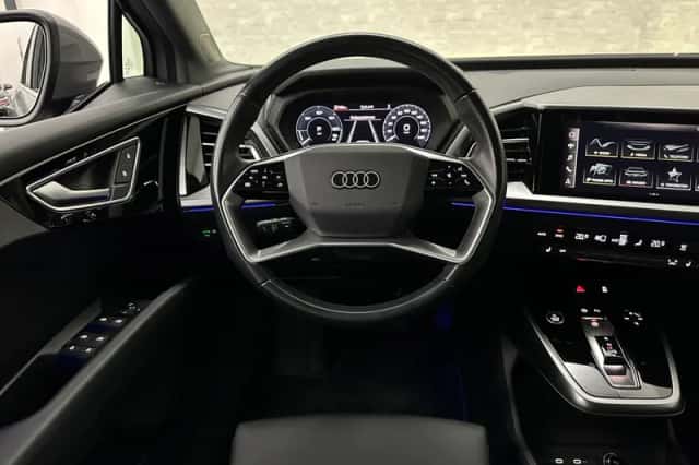 Audi Q4 e-tron (2023) thumbnail 5