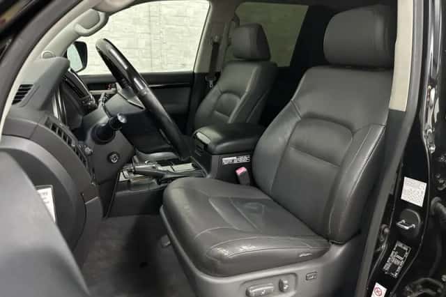 Toyota Land Cruiser (2008) thumbnail 4