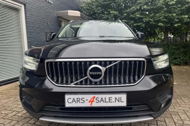 Volvo XC40 (2021) thumbnail 2