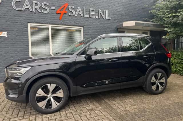 Volvo XC40 (2021) thumbnail 3