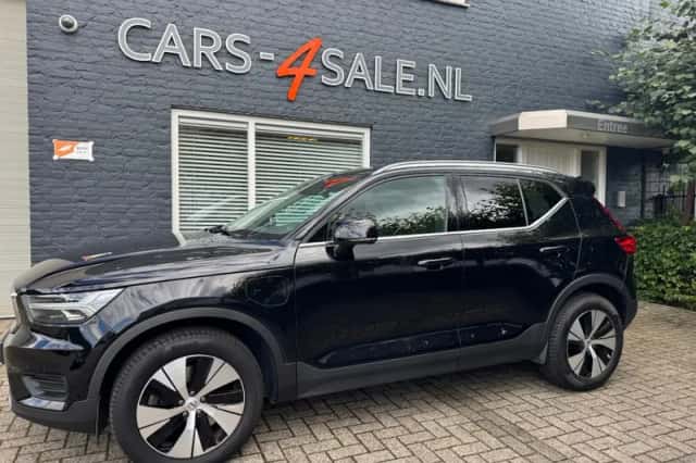 Volvo XC40 (2022) thumbnail 3